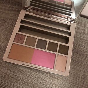 Urban Decay Urban on the Run pallet